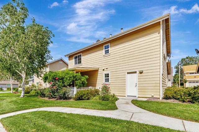 1554 Rosette Way, Gilroy CA: https://media.crmls.org/mediaz/da24b33e-a19a-4f2b-9b69-a6d095025de4.jpg