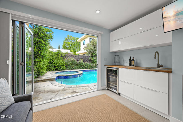 1967 La France Avenue, South Pasadena CA: https://media.crmls.org/mediaz/da2511a1-ced9-43c5-aed8-e9175d13836f.jpg