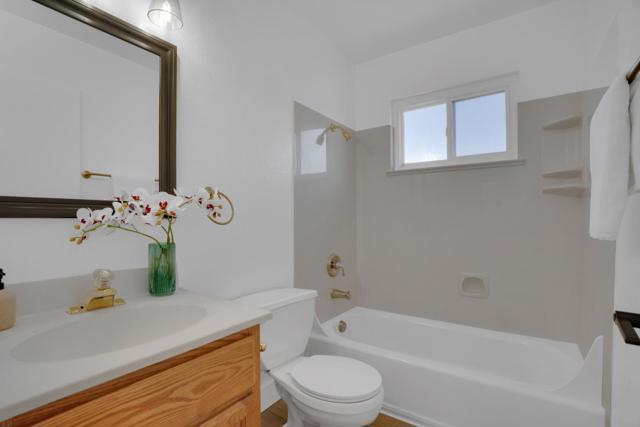 42783 Lerwick Street, Fremont CA: https://media.crmls.org/mediaz/da252bcd-1606-42db-8063-d6b06da5294d.jpg