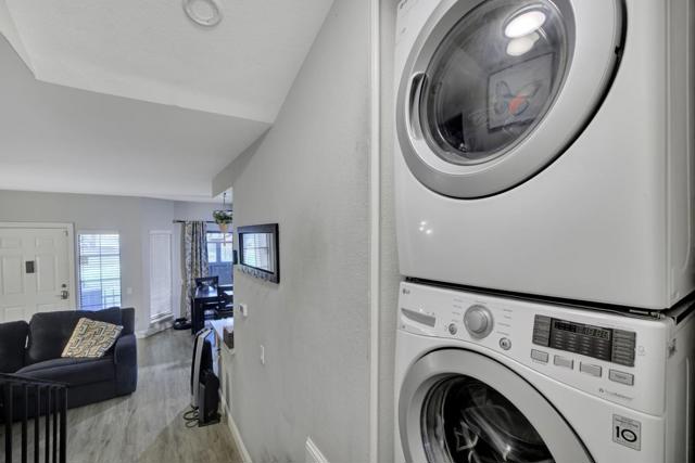 413 Kenbrook Circle, San Jose CA: https://media.crmls.org/mediaz/da25f925-018f-417b-84a0-07673eeee7a9.jpg