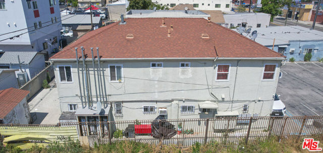 1452 W Jefferson Boulevard, Los Angeles CA: https://media.crmls.org/mediaz/da260733-49aa-40dd-9d17-ba3628d2d68d.jpg