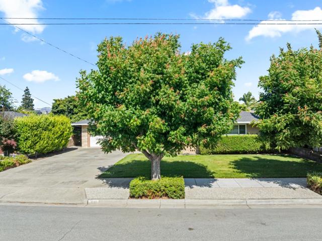 1781 Prune Street, Hollister CA: https://media.crmls.org/mediaz/da2646a0-0d0a-4950-bc27-ecf4479e9e88.jpg
