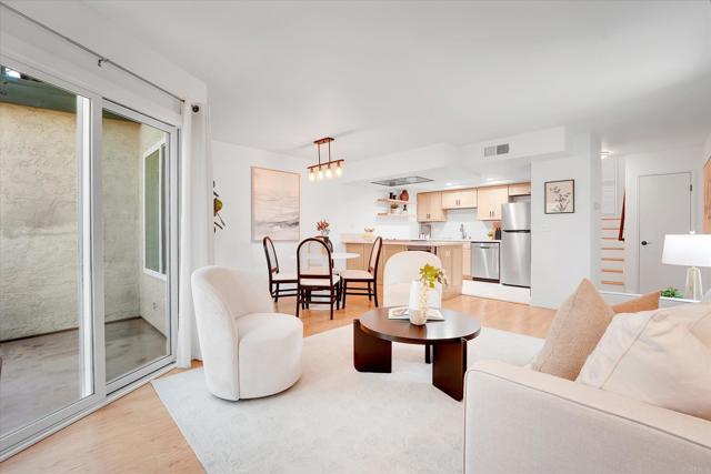 Detail Gallery Image 6 of 31 For 7077 Camino Pacheco, San Diego,  CA 92111 - 2 Beds | 2 Baths