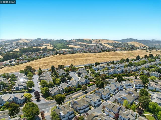 214 S Wildwood, Hercules CA: https://media.crmls.org/mediaz/da271a6c-e916-44a9-b11b-bf196b4a77ed.jpg