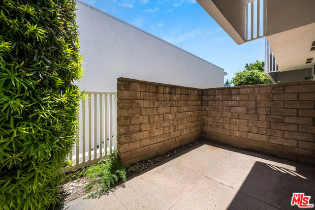 4331 W Sarah Street, Burbank CA: https://media.crmls.org/mediaz/da278982-8767-4f36-859c-47fa7de6dbb1.jpg