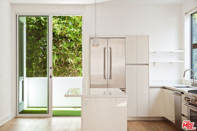 616 N Croft Avenue, West Hollywood CA: https://media.crmls.org/mediaz/da2809ef-558b-4c37-9a31-a7c65f78ebef.jpg