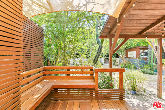 4171 Kraft Avenue, Studio City CA: https://media.crmls.org/mediaz/da28e40d-ea1c-4fd6-b252-360fcf41fe81.jpg