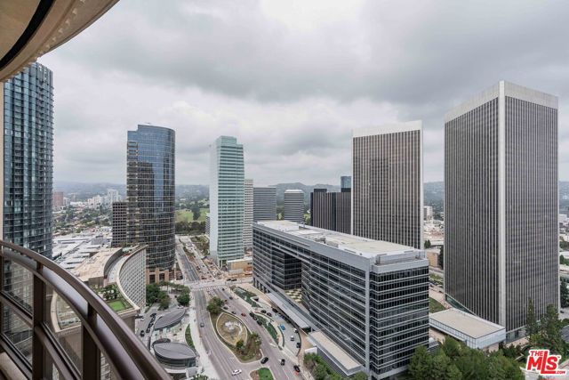 1 W Century Drive, Los Angeles CA: https://media.crmls.org/mediaz/da28eb80-4106-495e-878c-9ab43f1e83c2.jpg