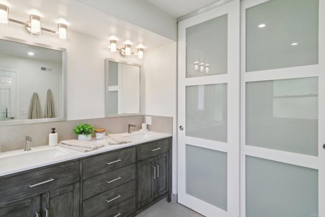 2933 Via Emerado, Carlsbad CA: https://media.crmls.org/mediaz/da29558c-0384-4adc-ab13-da5c41dbb0eb.jpg