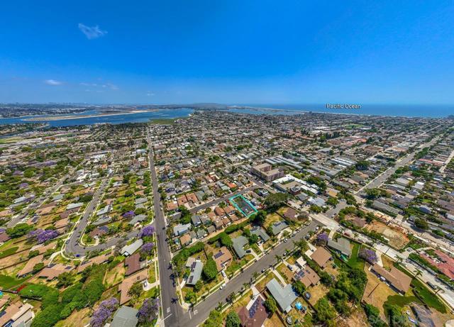 2128 Missouri St, San Diego CA: https://media.crmls.org/mediaz/da29fb8c-90de-46f1-b9cb-40bc3b5dc2ec.jpg