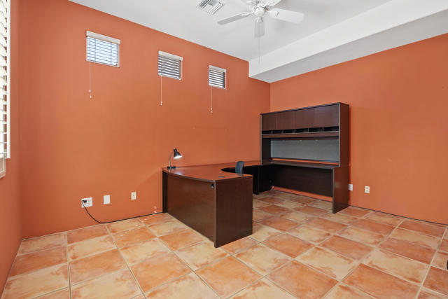 42 Marricopa Court, Palm Desert CA: https://media.crmls.org/mediaz/da2aaa39-391b-456a-b659-7090bab6b924.jpg