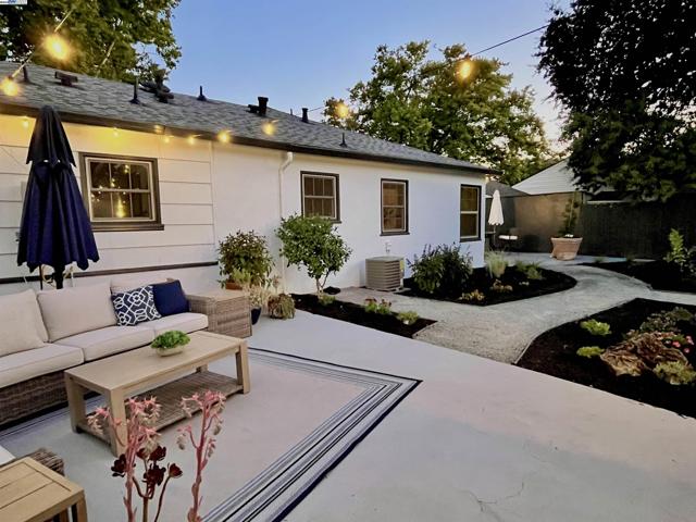 3208 McNutt, Walnut Creek CA: https://media.crmls.org/mediaz/da2c1de4-a93c-4a08-9ed9-2ec3925fd7fd.jpg