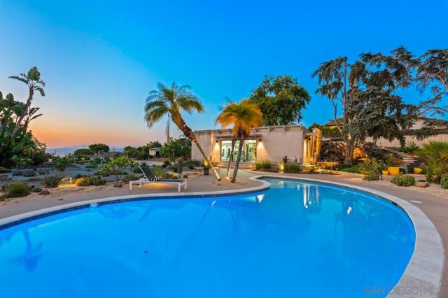 11020 Horizon Hills Dr, El Cajon CA: https://media.crmls.org/mediaz/da2c4431-f45f-4da3-8ba4-4c1c8475a760.jpg