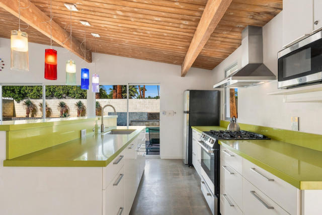 438 E Racquet Club Road, Palm Springs, CA 92262