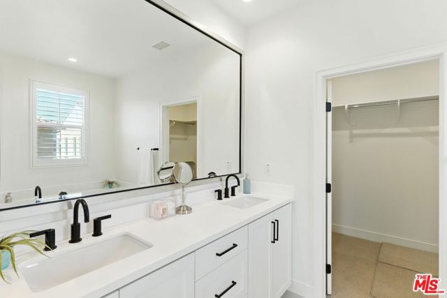 182 Plum Lily, Irvine CA: https://media.crmls.org/mediaz/da2e6134-bf53-40d8-bca2-f315a4dab781.jpg