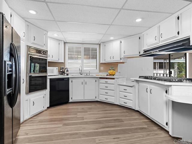 Detail Gallery Image 15 of 62 For 276 N El Camino Real Spc 132,  Oceanside,  CA 92058 - 2 Beds | 2 Baths