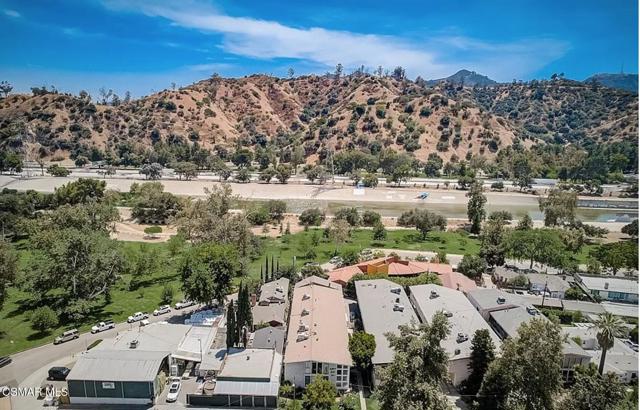 1542 Riverside Drive, Glendale CA: https://media.crmls.org/mediaz/da2ee494-f209-482c-b111-1cafe80111d2.jpg
