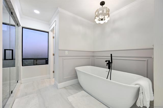 4367 Summit Dr, La Mesa CA: https://media.crmls.org/mediaz/da2f550f-a5c9-42af-a550-e835d49d318f.jpg