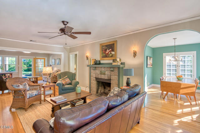 Detail Gallery Image 3 of 34 For 1881 Paloma St, Pasadena,  CA 91104 - 3 Beds | 2 Baths