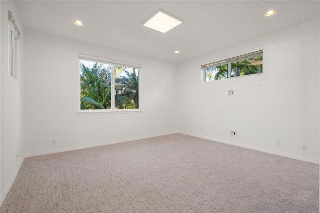 819 Van Nuys St, San Diego CA: https://media.crmls.org/mediaz/da2f7c33-0c8b-4989-8b64-4166f1a98f84.jpg