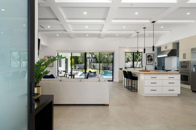74846 Fox Hills Court, Palm Desert CA: https://media.crmls.org/mediaz/da2fe9b5-dfd2-43bc-aedd-0198ef11adcb.jpg
