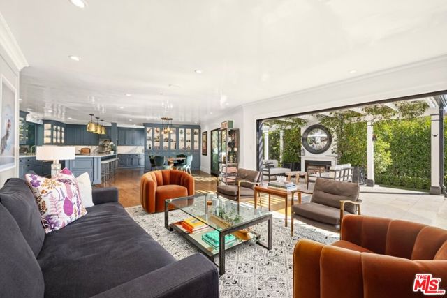 1640 N Kings Road, Los Angeles CA: https://media.crmls.org/mediaz/da3087a8-cc78-4ffe-a67f-773262da03f9.jpg