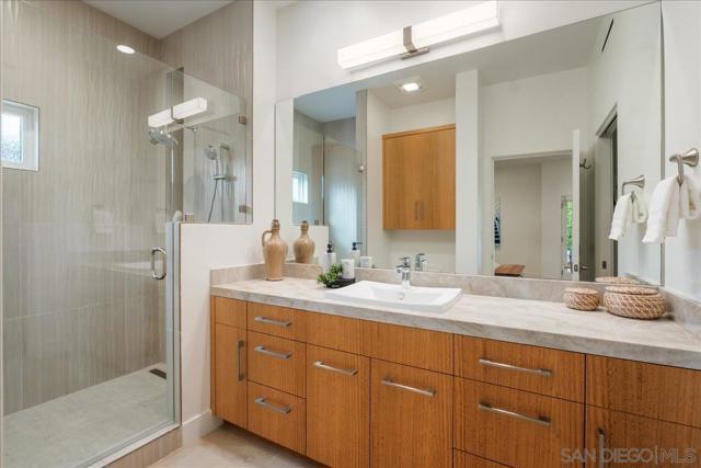 3535 Riviera Drive, San Diego CA: https://media.crmls.org/mediaz/da31258a-7213-4242-add4-3daefeeeb883.jpg