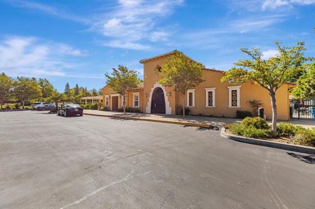7473 Hoylake Court, Gilroy CA: https://media.crmls.org/mediaz/da313b11-80d9-47b7-95a6-bbdbbff6344c.jpg