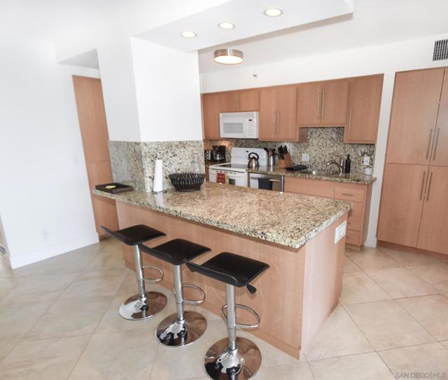 Image 4 of 29 For 1820 Avenida Del Mundo  Unit #805