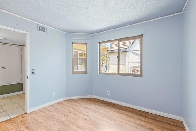 Detail Gallery Image 15 of 35 For 2425 Hawthorn Glen, Escondido,  CA 92027 - 3 Beds | 2 Baths