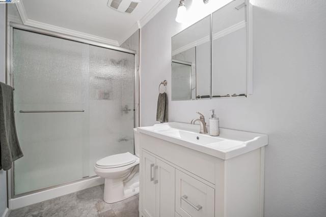 14413 Kings Ct, San Leandro CA: https://media.crmls.org/mediaz/da331ca1-5358-479a-82bd-03699a4e67b5.jpg