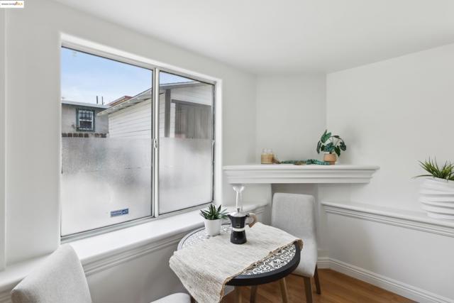 3064 E 15Th St, Oakland CA: https://media.crmls.org/mediaz/da337ad9-745c-412c-9ed7-c6cf69684a6f.jpg