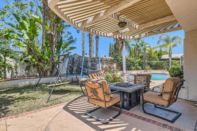 13422 Little Dawn Ln, Poway CA: https://media.crmls.org/mediaz/da3413d5-7a13-469e-b931-020871e06d8f.jpg