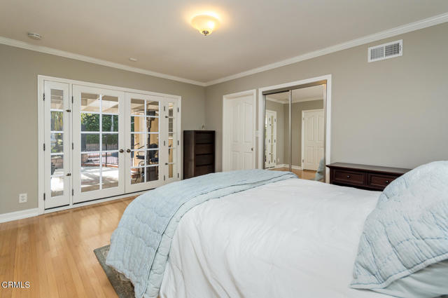 1535 Glenmont Drive, Glendale CA: https://media.crmls.org/mediaz/da341fbe-fd0b-4a30-a310-418a8f617bae.jpg