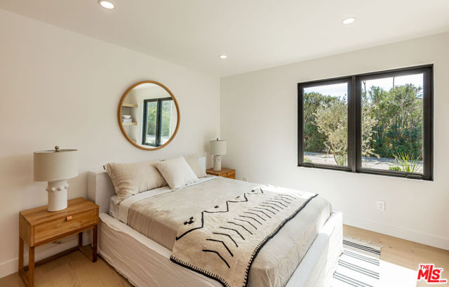 5259 Lewis Road, Agoura Hills CA: https://media.crmls.org/mediaz/da345669-2b59-45e6-9f52-d206cd075bb9.jpg