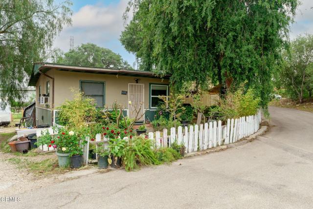 1151 Grant Line Street Street, Santa Paula CA: https://media.crmls.org/mediaz/da3482d1-ab05-4a76-b4e4-8133a6307f2c.jpg