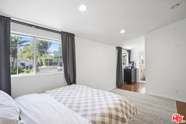20338 Coulson Street, Woodland Hills CA: https://media.crmls.org/mediaz/da359056-2f22-4db8-9362-a9e12b6475b5.jpg