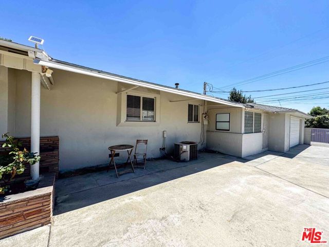 565 W El Morado Court, Ontario CA: https://media.crmls.org/mediaz/da359a7d-ab68-43af-a86c-93bac6e8b0e2.jpg