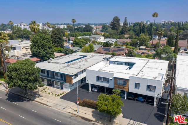 Image 10 of 52 For 15115 Victory Boulevard