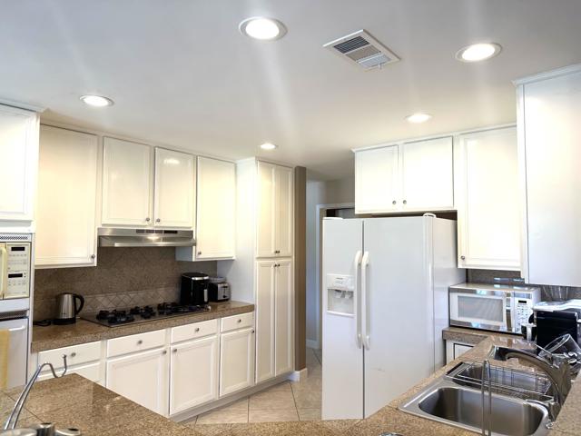 Image 7 of 29 For 76961 Sheffield Court