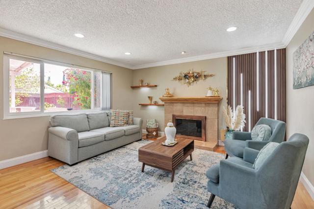 5769 Barnswell Way, San Jose CA: https://media.crmls.org/mediaz/da36cfc9-12d3-4b29-8776-5d7db3c0b2f6.jpg
