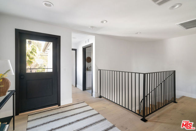 1615 Sargent Place, Los Angeles CA: https://media.crmls.org/mediaz/da382ffa-8a87-4684-b548-5772e71778dc.jpg