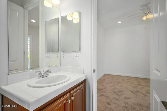 2079 Legacy Drive, Simi Valley CA: https://media.crmls.org/mediaz/da385539-a8cb-45b6-ad48-fb08294fc8a3.jpg