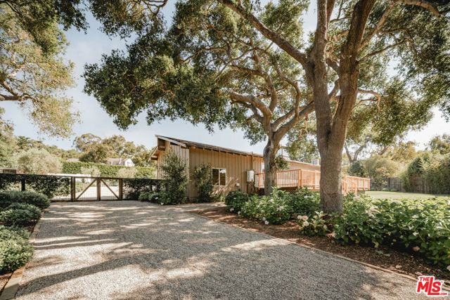 2775 Sycamore Canyon Road, Santa Barbara CA: https://media.crmls.org/mediaz/da3922f1-eaf1-4d3e-b7cd-ff2d0a6646b0.jpg