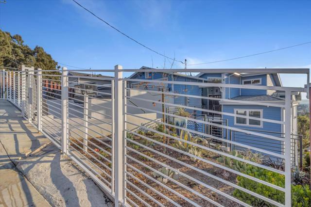 3074 Malcolm Avenue, Oakland CA: https://media.crmls.org/mediaz/da397e50-8e43-4266-8d6b-8a2977024c13.jpg