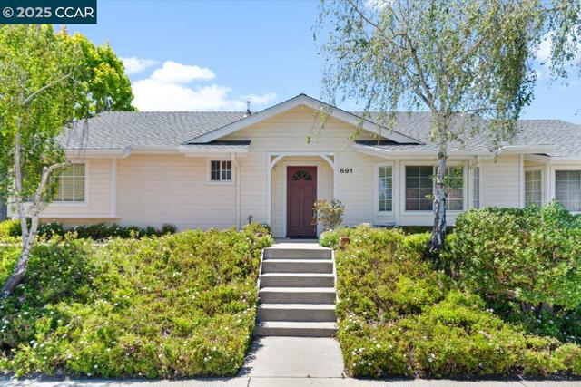 891 Robin Cir, Arroyo Grande CA: https://media.crmls.org/mediaz/da3a134f-5cb5-444d-a773-6486120c9db9.jpg