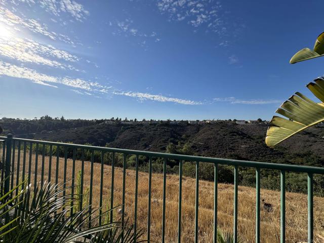 821 Verin Lane, Chula Vista CA: https://media.crmls.org/mediaz/da3a23e7-17a7-4b96-be7c-437ef5c7ac02.jpg