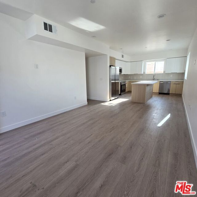 10829 Peach Grove Street, 3 photo 6
