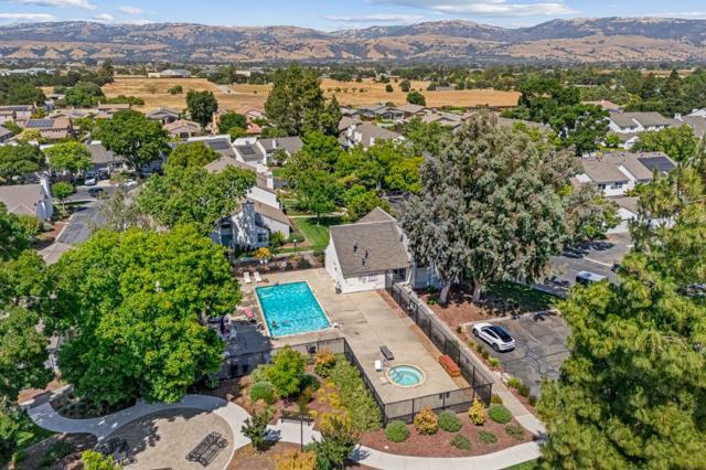15072 Yosemite Way, Morgan Hill CA: https://media.crmls.org/mediaz/da3a99e5-ecb0-439c-93f3-49d1f74b53c2.jpg