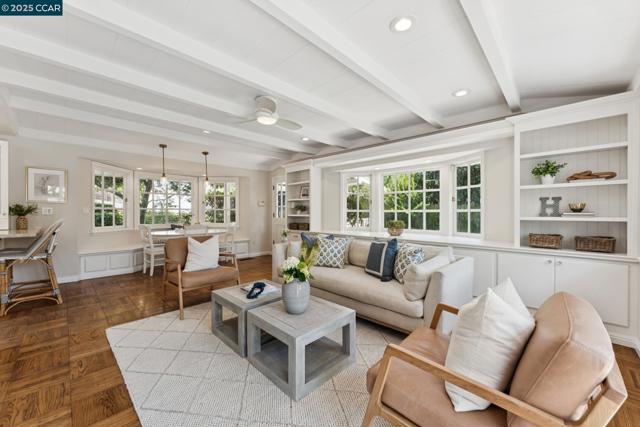 645 Los Palos Dr, Lafayette CA: https://media.crmls.org/mediaz/da3c695e-5d92-487d-bd66-98dc8d5543a3.jpg